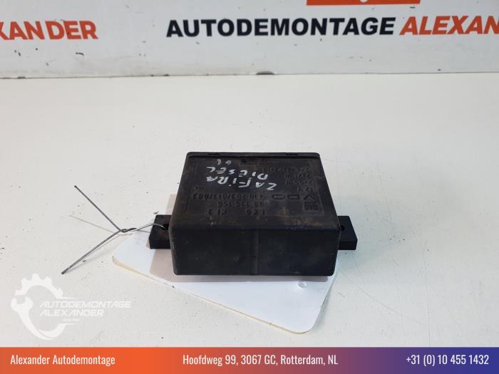 Usagé Ordinateur éclairage Opel Zafira (F75) 1.8 16V Prix € 20,00 Règlement à la marge proposé par Alexander Autodemontage