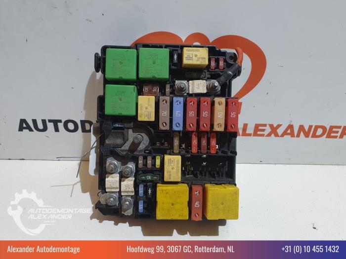 Fuse box Peugeot 308 SW 1.6 BlueHDi 115 66652X PEUGEOT