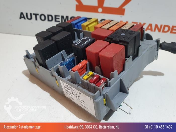 Fuse box Fiat Bravo 1.6 JTD Multijet 105 51867780 FAIT