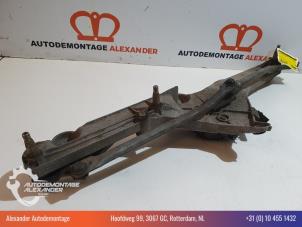 Usagé Moteur + mécanisme d'essuie glace Mercedes S (W220) 3.2 S-320 CDI 24V Prix € 80,00 Règlement à la marge proposé par Alexander Autodemontage