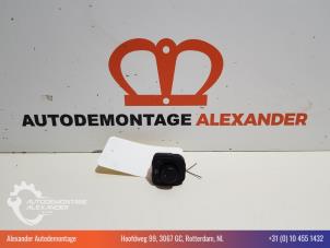 Używane Przelacznik lusterka Volkswagen Golf V (1K1) 1.4 FSI 16V Cena € 10,00 Procedura marży oferowane przez Alexander Autodemontage