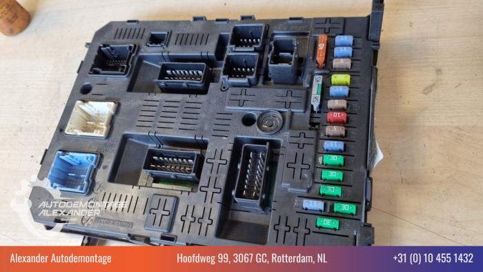 Fuse box from a Citroën C4 Picasso (UD/UE/UF) 1.6 HDi 16V 110 2009