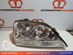 Used Headlight, right Kia Sorento I (JC) 2.5 CRDi 16V Price on request offered by Alexander Autodemontage