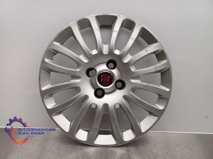 Używane Kolpak Fiat Punto Evo (199) 1.3 JTD Multijet Start&Stop 16V Euro 4 Cena na żądanie oferowane przez Alexander Autodemontage