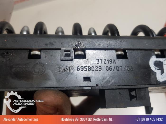 Switch (miscellaneous) from a MINI Mini One/Cooper (R50) 1.6 16V One 2003