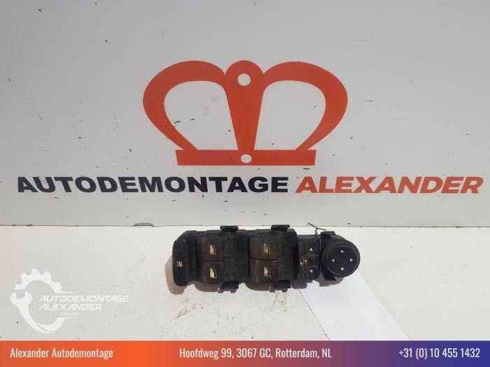 Usados Interruptor de ventanilla eléctrica Peugeot 407 SW (6E) 2.0 HDiF 16V Precio € 20,00 Norma de margen ofrecido por Alexander Autodemontage