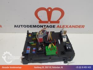 Used Fuse box Peugeot 407 SW (6E) 2.0 HDiF 16V Price € 80,00 Margin scheme offered by Alexander Autodemontage