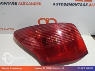 Used Taillight, left Peugeot 407 SW (6E) 2.0 HDiF 16V Price € 50,00 Margin scheme offered by Alexander Autodemontage