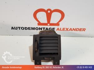 Used Dashboard vent Opel Signum (F48) 2.2 DGI 16V Price € 10,00 Margin scheme offered by Alexander Autodemontage