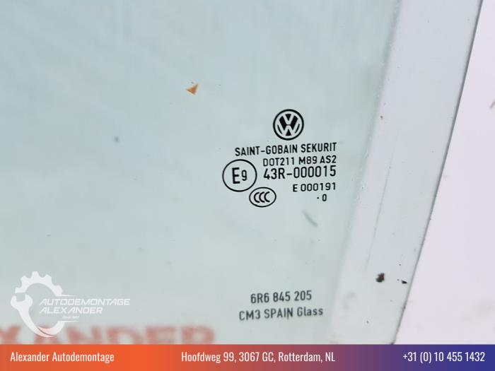 Rear door window 4-door, left from a Volkswagen Polo V (6R) 1.2 TDI 12V BlueMotion 2010