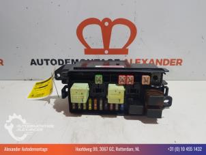 Usagé Boîte à fusibles Mini Mini (R56) 1.6 16V Cooper Prix € 30,00 Règlement à la marge proposé par Alexander Autodemontage