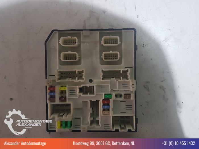 Fuse box Renault Grand Scénic III 1.6 dCi 284B66079R RENAULT