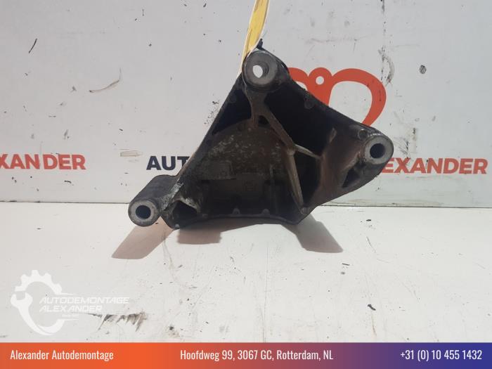 Used Engine mount Opel Corsa D 1.0 Price € 20,00 Margin scheme offered by Alexander Autodemontage