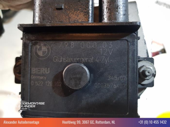 Glow plug relay BMW 3 serie Touring 318d 16V 0522120102