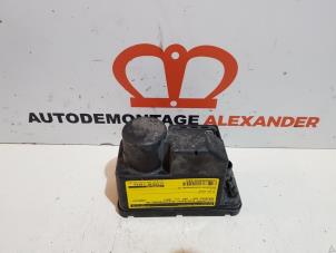 Used Electric central locking vacuum pump Mercedes E (C124) 3.0 300 CE Price on request offered by Alexander Autodemontage
