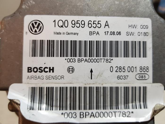 Airbag Module from a Volkswagen Eos (1F7/F8) 2.0 TDI DPF 2007