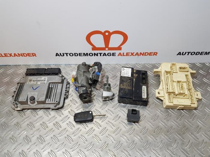 Used Ignition lock + computer Kia Cee'd Sporty Wagon (EDF) 1.4 16V Price on request offered by Alexander Autodemontage