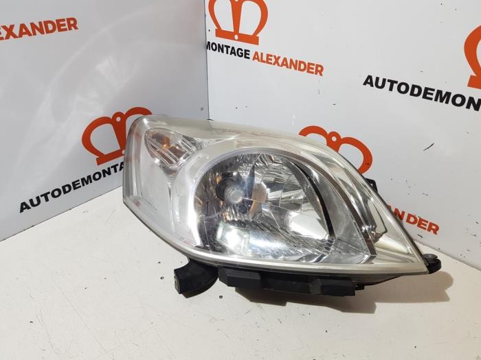 Używane Reflektor prawy Fiat Fiorino (225) 1.3 JTD 16V Multijet Cena € 75,00 Z VAT oferowane przez Alexander Autodemontage