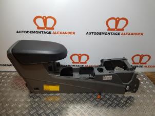 Console Centrale Pour Ford Focus 1.6 (2017) - Pièce D'occasion En Bon état