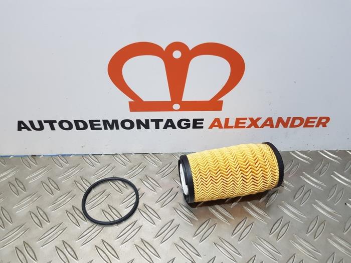 Gebrauchte Ölfilter Opel Vivaro A Combi 2.0 CDTI Preis auf Anfrage angeboten von Alexander Autodemontage