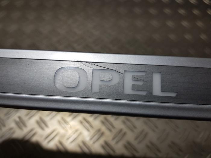 Ensemble moulures intérieur d'un Opel Astra J GTC (PD2/PF2) 1.4 Turbo 16V ecoFLEX 120 2018