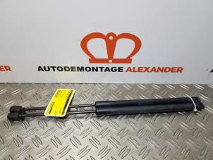 Used Set of tailgate gas struts Volkswagen Golf Plus (5M1/1KP) 1.6 TDI 16V 90 Price on request offered by Alexander Autodemontage