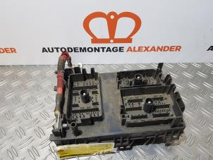 Usados Caja de fusibles Opel Astra J (PC6/PD6/PE6/PF6) 1.4 Turbo 16V Precio € 40,00 Norma de margen ofrecido por Alexander Autodemontage