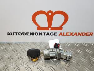Used Ignition lock + key Opel Movano 2.3 CDTi 16V FWD Price € 200,00 Margin scheme offered by Alexander Autodemontage