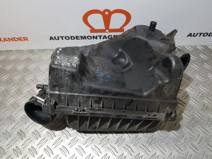 Air box from a Opel Astra H SW (L35) 1.7 CDTi 16V 2007