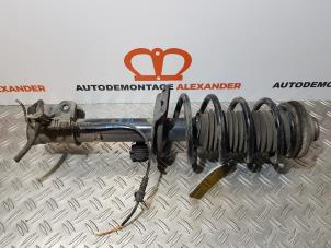 Usagé Amortisseur avant droit Opel Astra H (L70) 1.7 CDTi 16V Prix sur demande proposé par Alexander Autodemontage