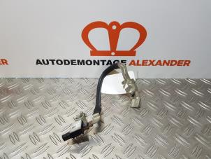 Usagé Borne de batterie Volkswagen Golf VII (AUA) 1.2 TSI 16V Prix sur demande proposé par Alexander Autodemontage