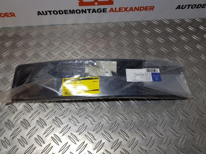 Kennzeichenhalter vorne Mercedes E E-250 CGI 16V BlueEfficiency 