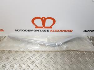 Used Front bumper strip, right Mercedes E (W212) E-220 CDI 16V BlueEfficiency Price on request offered by Alexander Autodemontage
