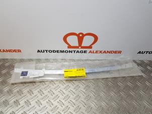 Used Front bumper strip, central Mercedes E (W212) E-200 CGI 16V BlueEfficiency Price € 100,00 Margin scheme offered by Alexander Autodemontage