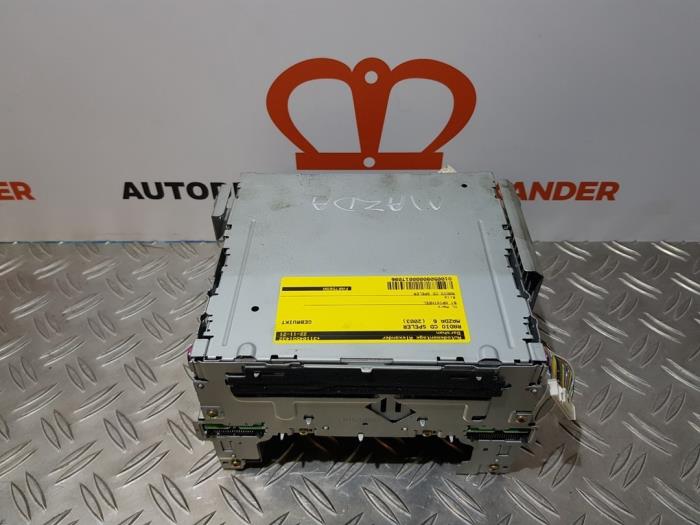 Radio CD player Mazda 6 Sportbreak 2.0i 16V FA07569A ORIGINEEL