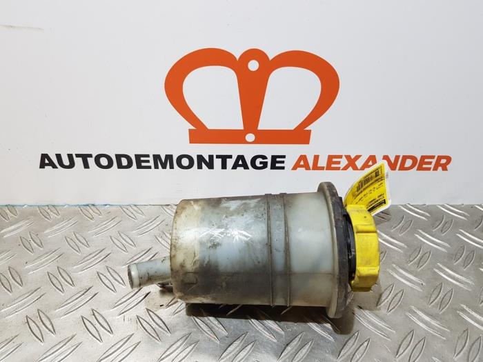 Begagnade Styrservotank Ford Transit 2.2 TDCi 16V Pris € 17,50 Inklusive moms erbjuds av Alexander Autodemontage
