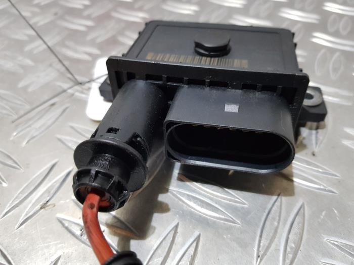 Glow plug relay BMW 3 serie Touring 318d 16V 779800004