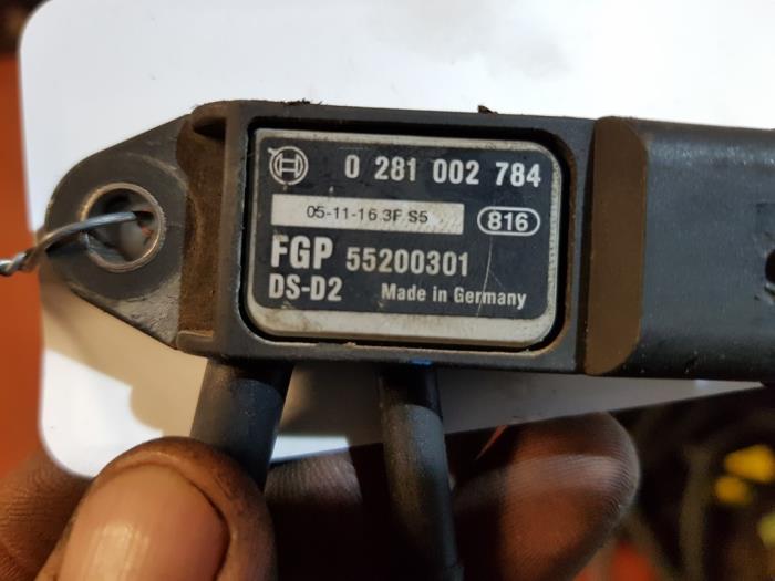 Particulate filter sensor from a Fiat Punto Evo (199) 1.3 JTD Multijet 85 16V Euro 5 2011