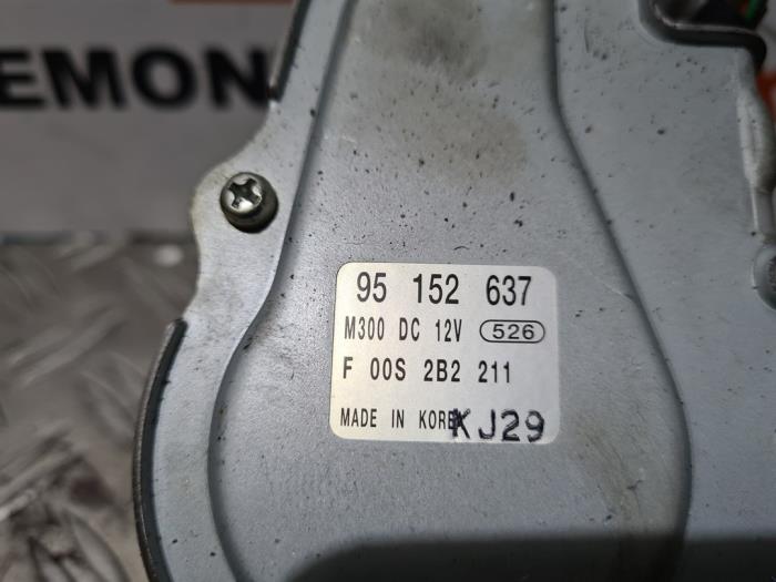 Silnik wycieraczki tylnej z Daewoo Spark 1.0 16V Bifuel 2012