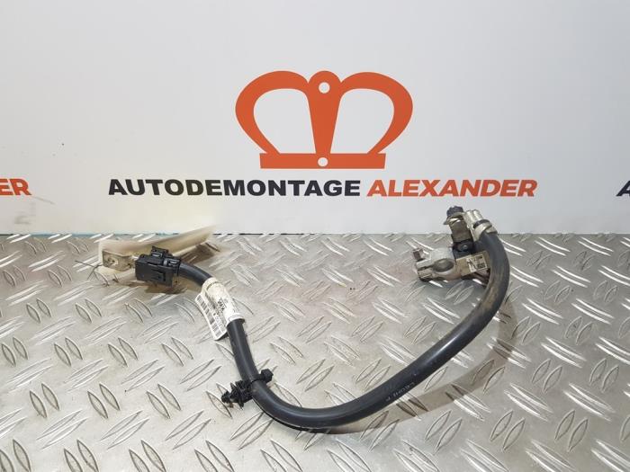 Używane Biegun akumulator Opel Astra K 1.0 SIDI Turbo 12V Cena na żądanie oferowane przez Alexander Autodemontage