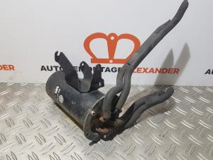 Used Fuel filter housing Skoda Octavia (1Z3) 1.9 TDI Price on request offered by Alexander Autodemontage