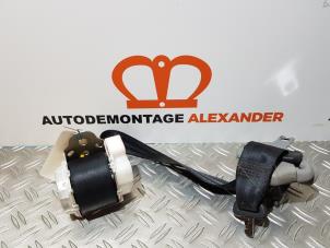 Used Rear seatbelt, centre Toyota Yaris II (P9) 1.3 16V VVT-i Price on request offered by Alexander Autodemontage