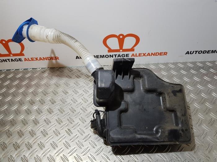 Front windscreen washer reservoir Skoda Fabia II Combi 1.2 TDI 12V ...