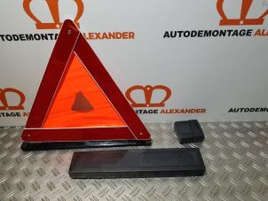 Used Warning triangle Skoda Fabia II Combi 1.2 TDI 12V Greenline Price on request offered by Alexander Autodemontage