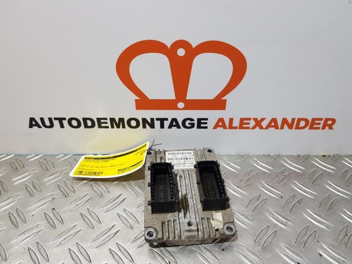 Used Engine management computer Toyota Yaris II (P9) 1.3 16V VVT-i Price € 99,99 Margin scheme offered by Alexander Autodemontage