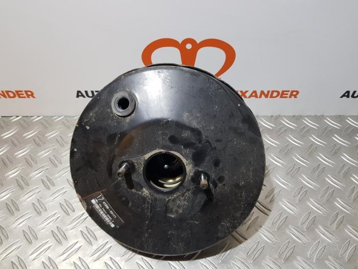 Usagé Assistant de freinage Toyota Yaris II (P9) 1.3 16V VVT-i Prix sur demande proposé par Alexander Autodemontage