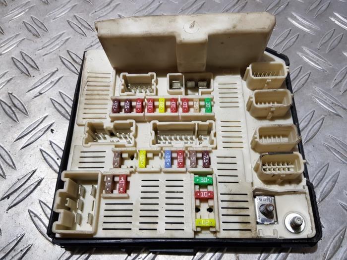 Fuse box Renault Kangoo/Grand Kangoo 1.5 dCi 90 FAP 8201044235B RENAULT Fuse box Renault Kangoo/Grand Kangoo 1.5 dCi 90 FAP 8201044235B RENAULT