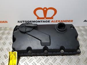 Usados Tapa de válvulas Volkswagen Golf V (1K1) 1.9 TDI Precio de solicitud ofrecido por Alexander Autodemontage