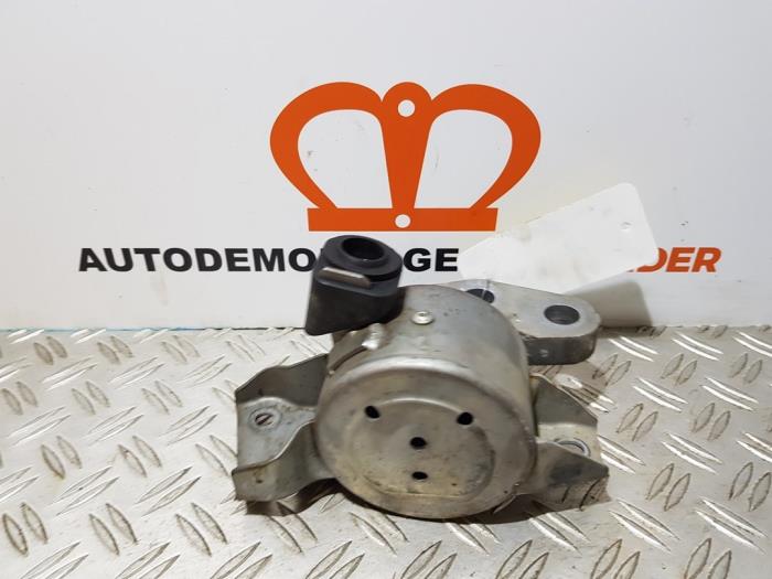 Used Engine mount Opel Corsa D 1.3 CDTi 16V ecoFLEX Price on request offered by Alexander Autodemontage