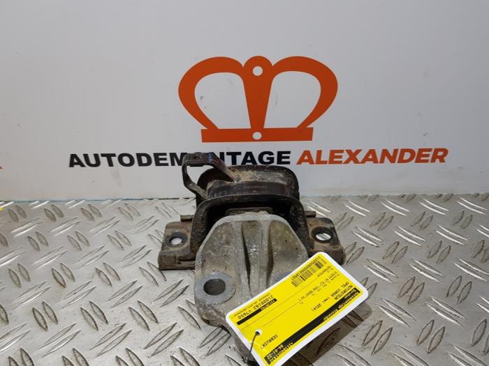 Used Engine mount Opel Corsa D 1.3 CDTi 16V ecoFLEX Price on request offered by Alexander Autodemontage